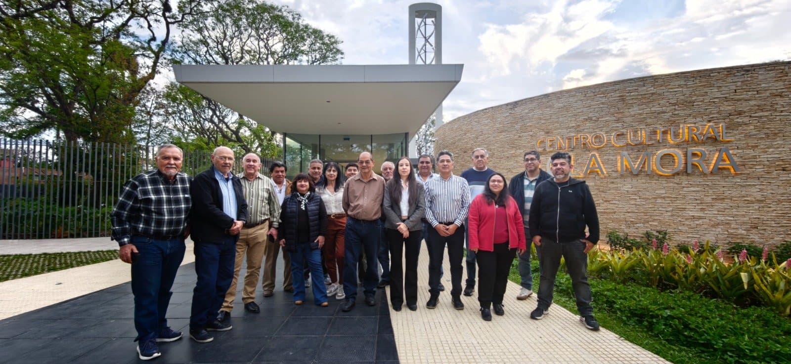 Integrantes de la Lista Verde frente al Centro Cultural La Mora